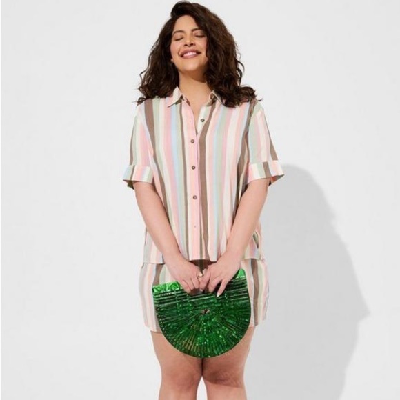 TORRID Slub Button Up Striped Short Sleeve Beach Shirt - Picture 2 of 11